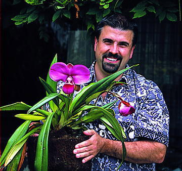 Glen Decker with massive Phragmipedium kovachii